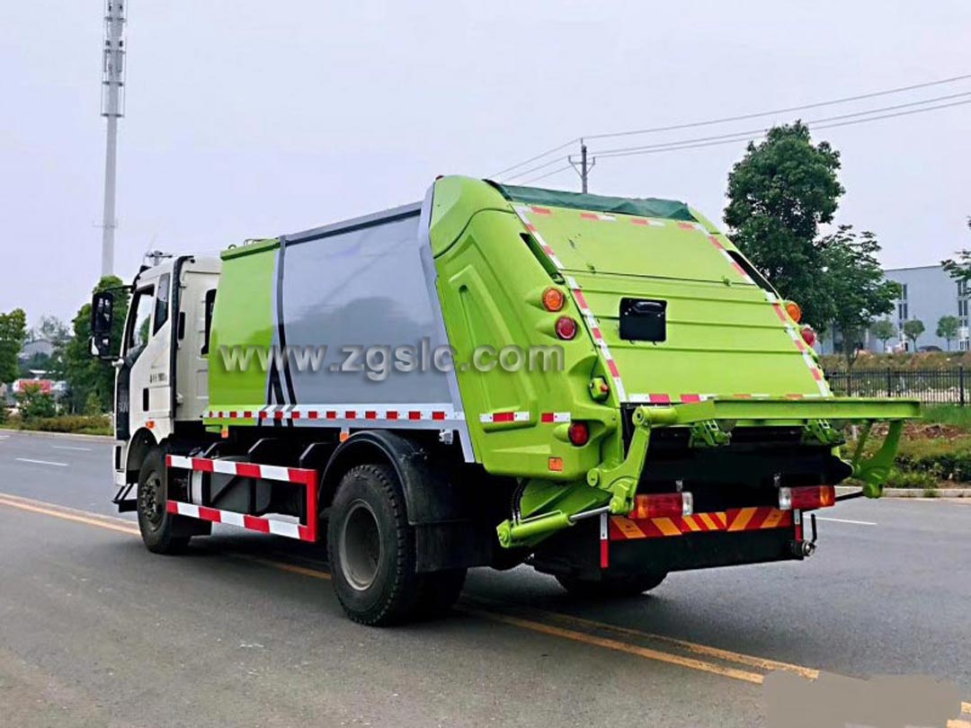 程力集團(tuán)國六解放壓縮垃圾車左后方